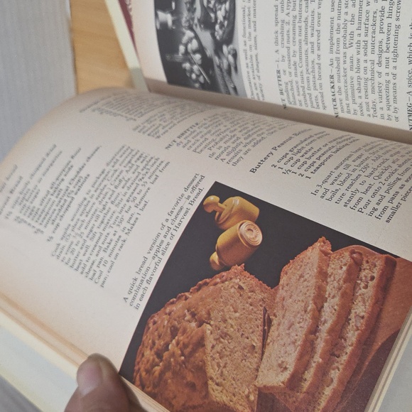 Better Homes And Garden Vintage Cookbooks - Picture 7 of 8